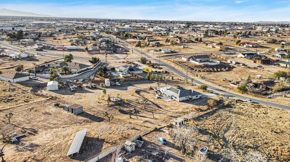 17957 Lilac St, Hesperia CA  92345-5273 exterior