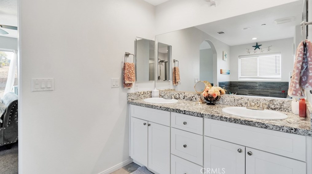 17957 Lilac St, Hesperia CA  92345-5273 exterior