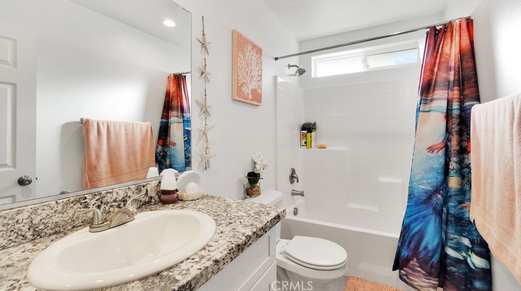 17957 Lilac St, Hesperia CA  92345-5273 exterior