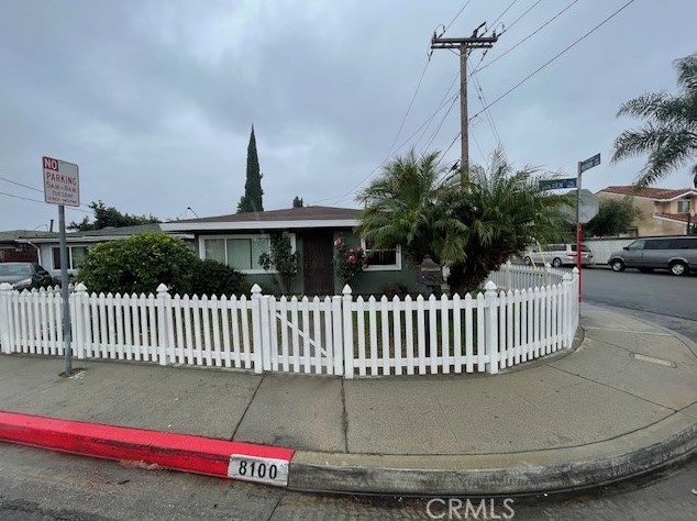 8100 Golden Ave, Paramount, CA 90723
