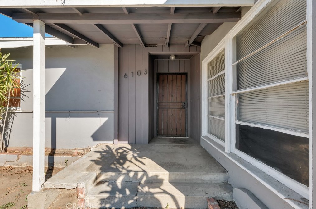 6103 Southside Dr, Los Angeles, CA 90022-5318