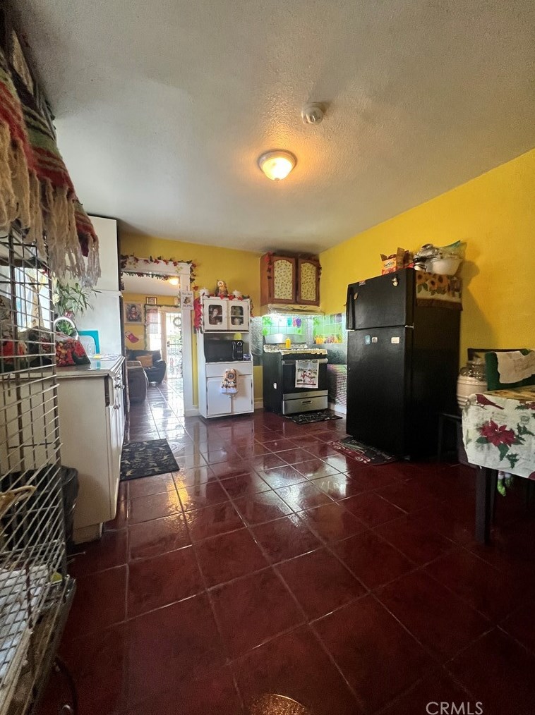 508 Colden Ave, Los Angeles CA  90044-5610 exterior