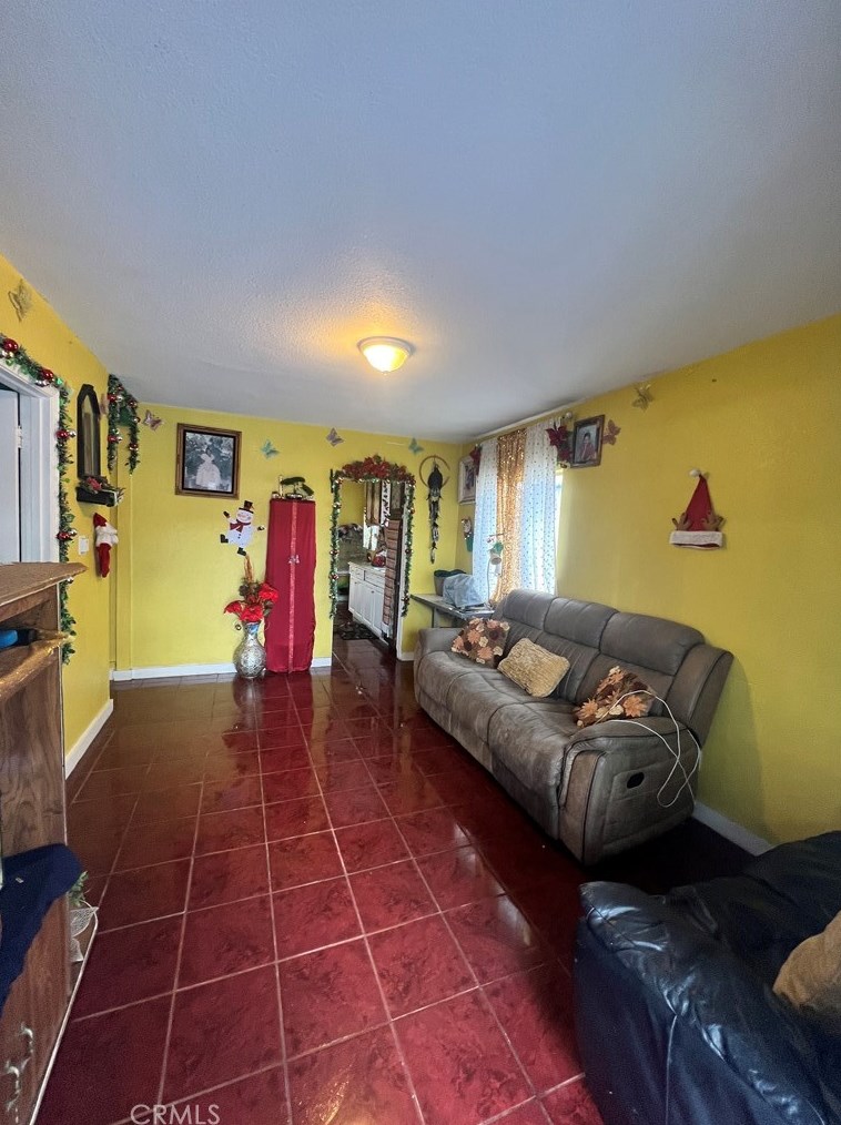 508 Colden Ave, Los Angeles CA  90044-5610 exterior