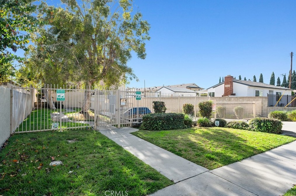 9200 Palm St #8, Bellflower, CA 90706