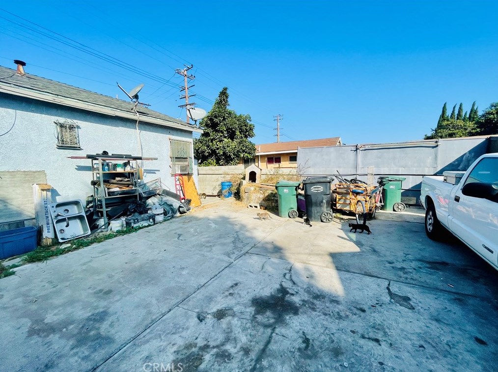 8510 Fir Ave, Los Angeles CA  90001-4125 exterior