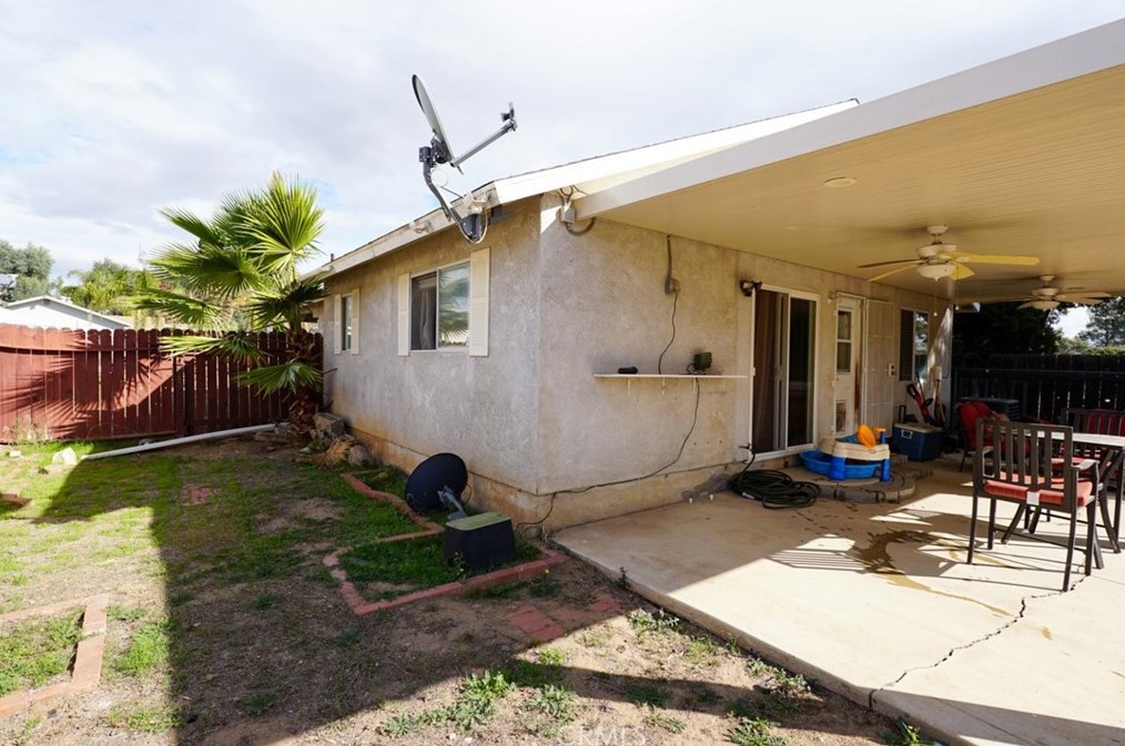 21353 Maple St, Wildomar CA  92595-9772 exterior