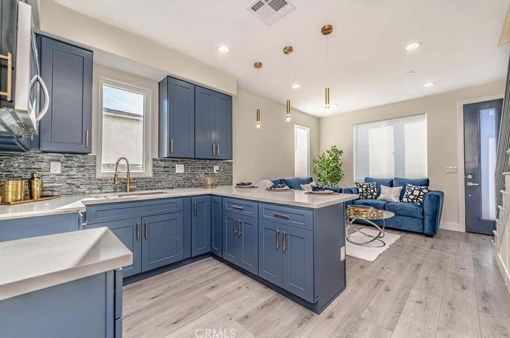 1838 Clyde Ave, Los Angeles CA  90019-5001 exterior