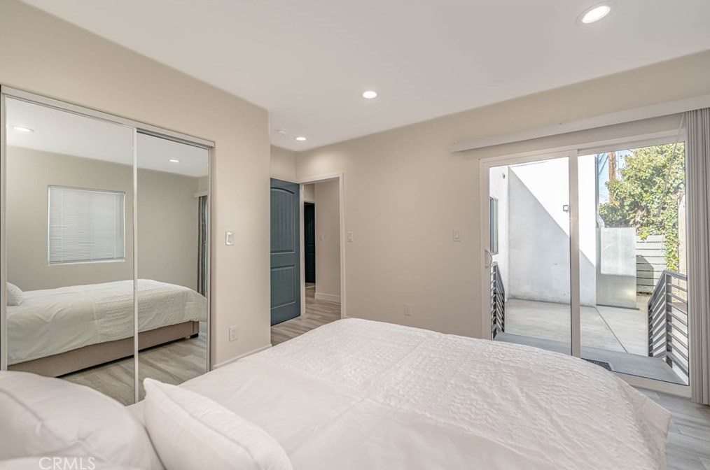 1838 Clyde Ave, Los Angeles CA  90019-5001 exterior