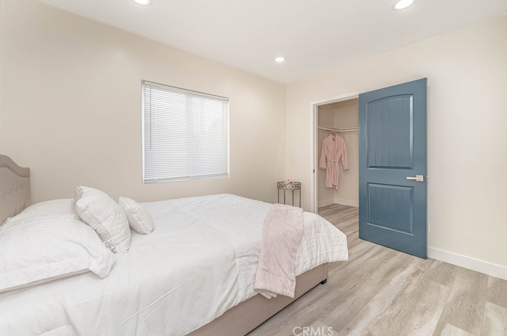 1838 Clyde Ave, Los Angeles CA  90019-5001 exterior