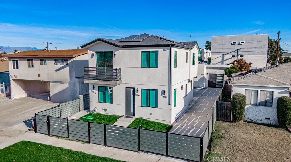 1838 Clyde Ave, Los Angeles CA  90019-5001 exterior