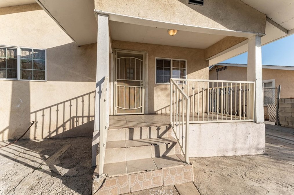 938 Kern Ave, Los Angeles, CA 90022-3014