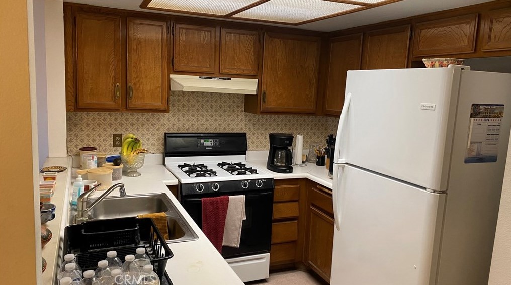 6966 Agra St, Los Angeles, CA 90040-3748