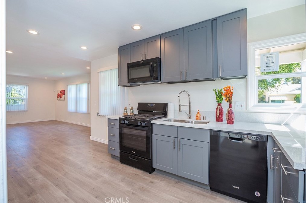 807 N Locust Ave, Compton, CA 90221