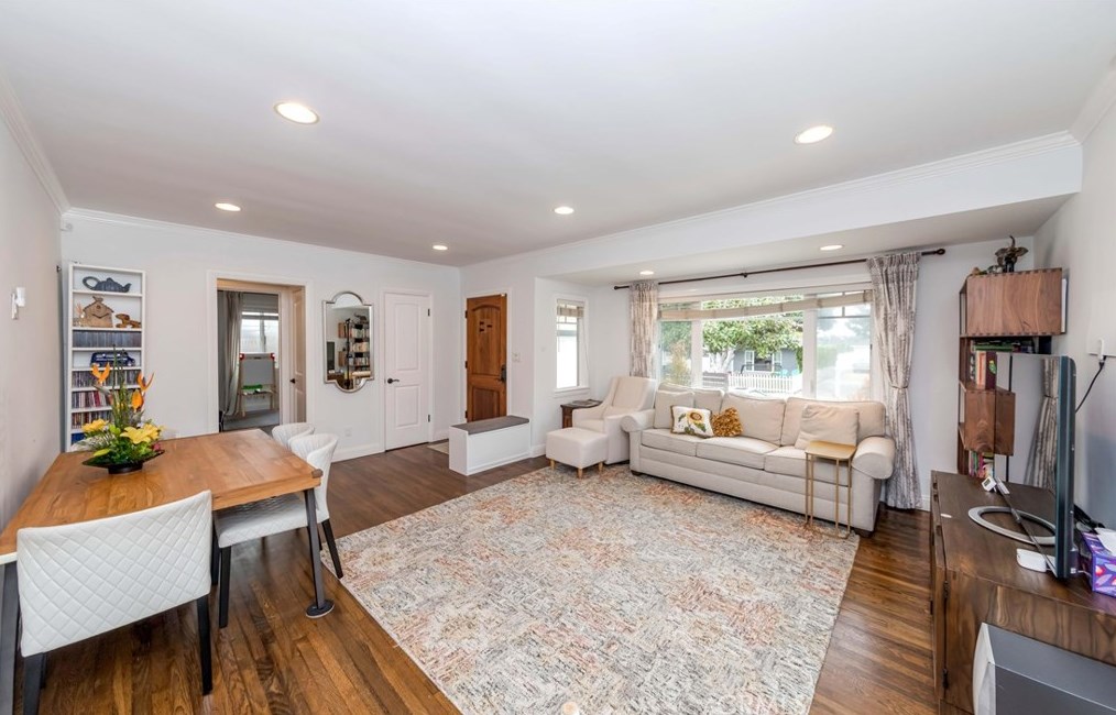 22702 Linda Dr, Torrance CA  90505-3210 exterior