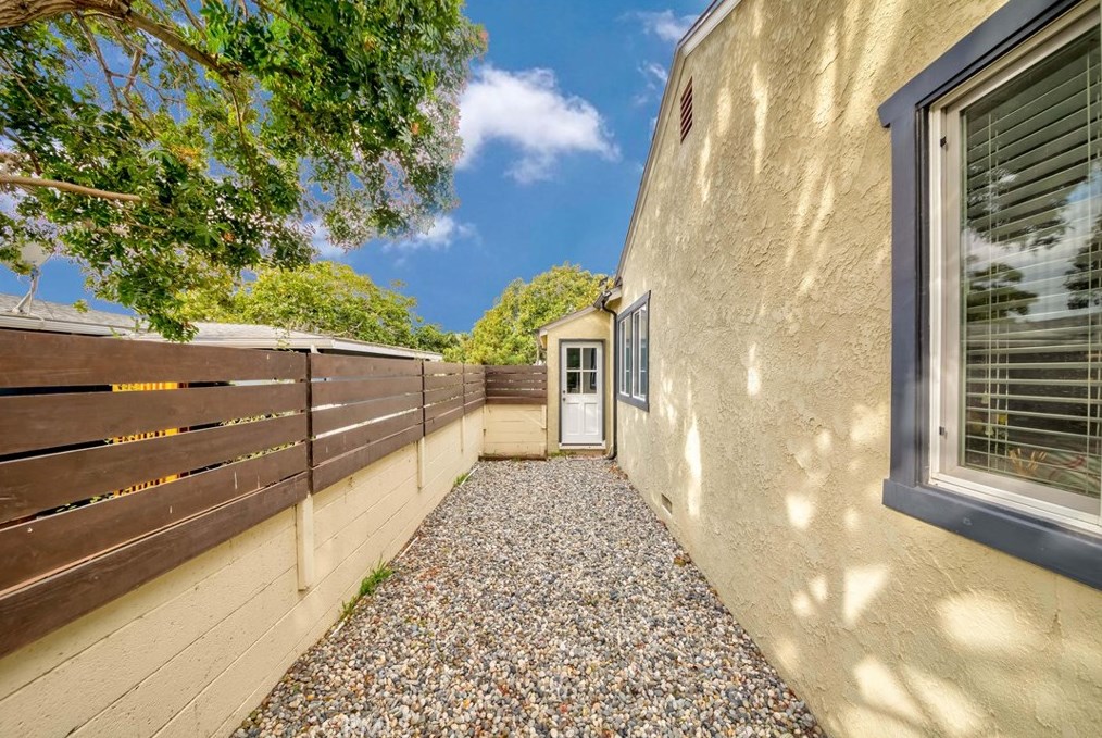 22702 Linda Dr, Torrance CA  90505-3210 exterior
