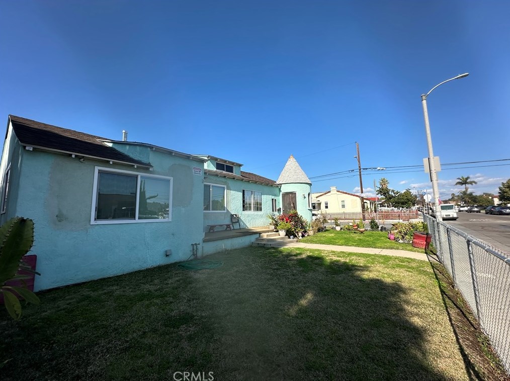 701 Bradshawe Ave, Los Angeles, CA 90022-3404