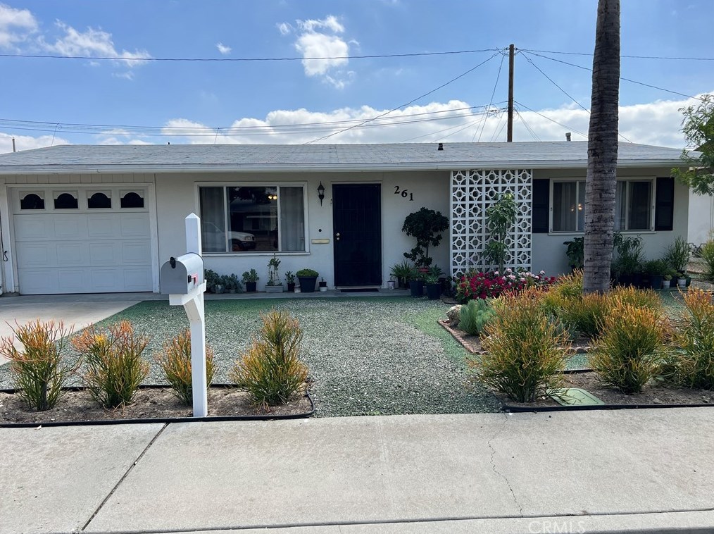 261 Vivian Ln, Hemet CA  92543-5934 exterior