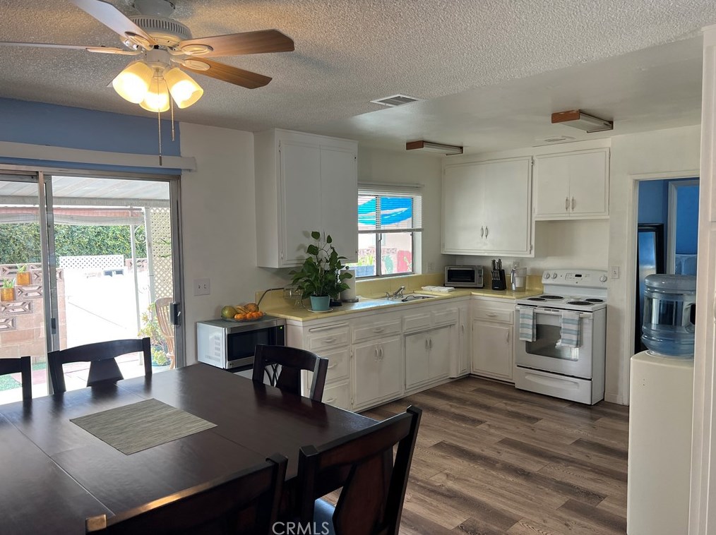 261 Vivian Ln, Hemet CA  92543-5934 exterior