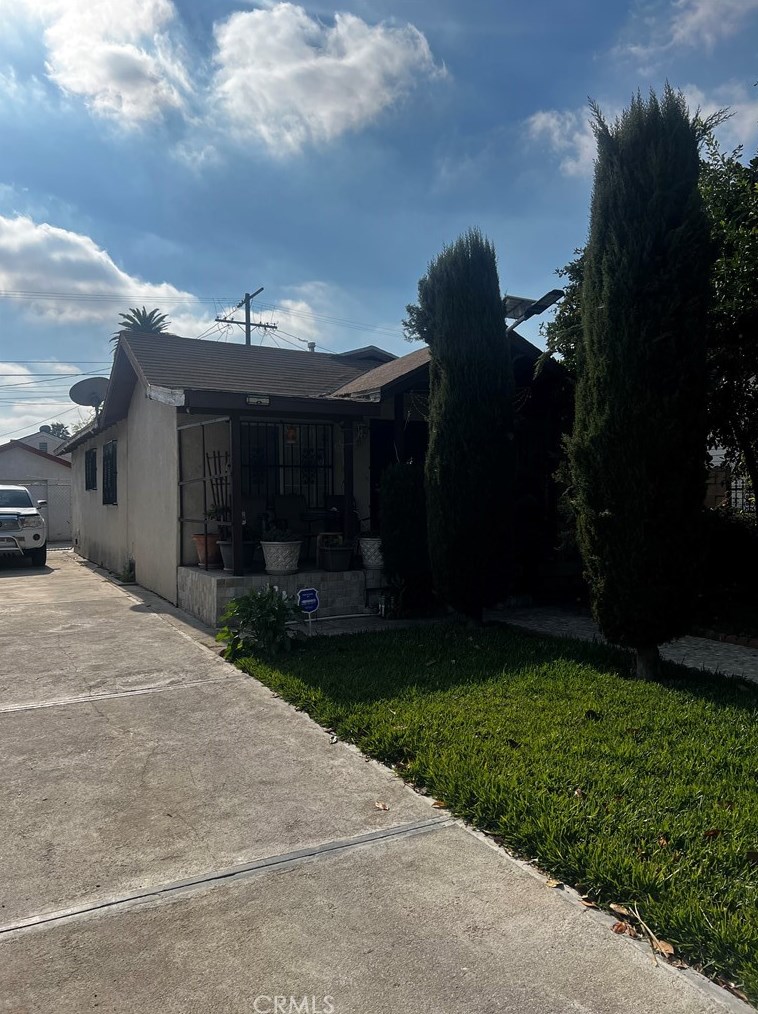 1606 69th St, Los Angeles, CA 90001-2012