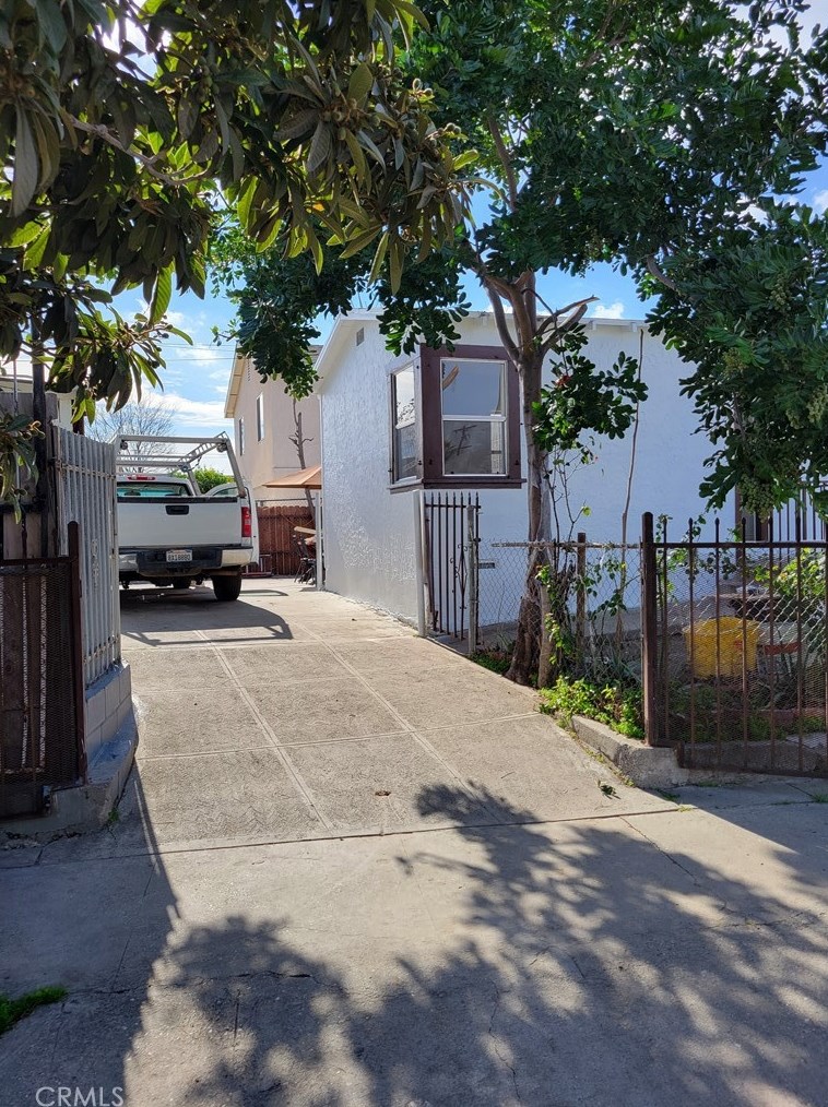 4300 Lima St, Los Angeles CA  90011-3821 exterior