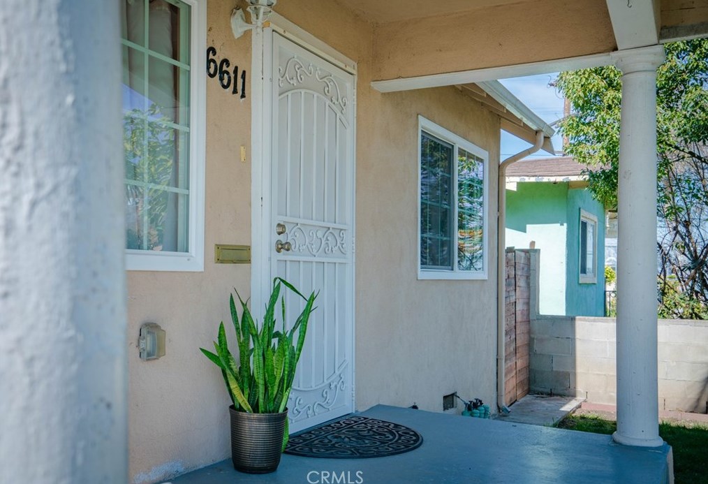 6611 7th Ave, Los Angeles, CA 90043-4427