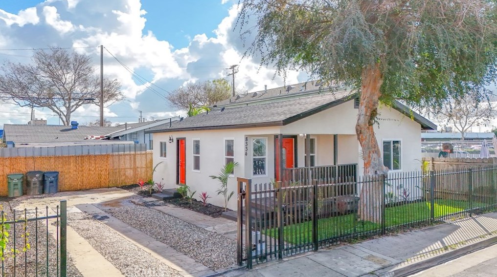 8334 Bell Ave, Los Angeles, CA 90001-4021