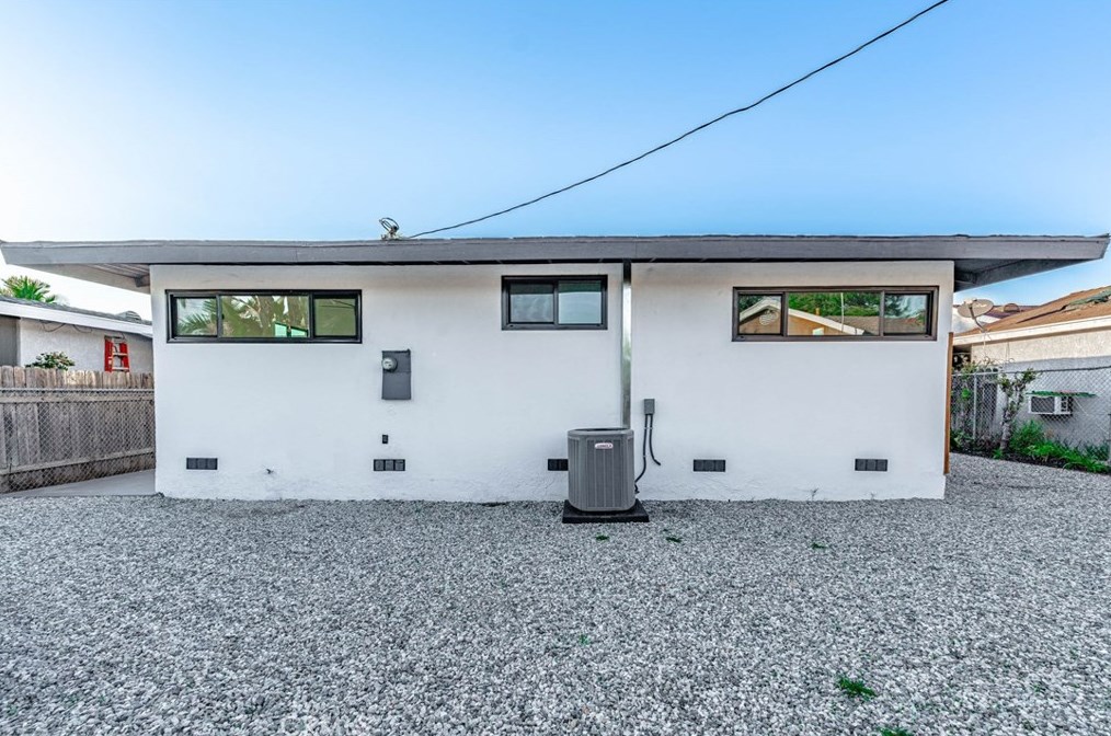 9950 Parkinson Ave, Whittier CA  90605-3051 exterior