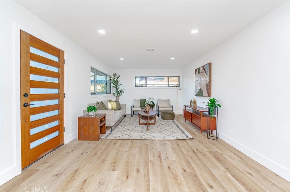 9950 Parkinson Ave, Whittier CA  90605-3051 exterior