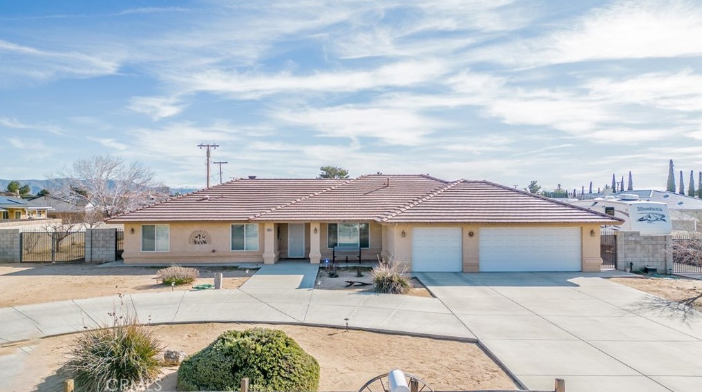 19959 Talihina Rd, Apple Valley, CA 92307-5557
