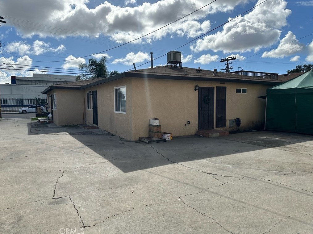 1451 108th St, Los Angeles, CA 90047-4905