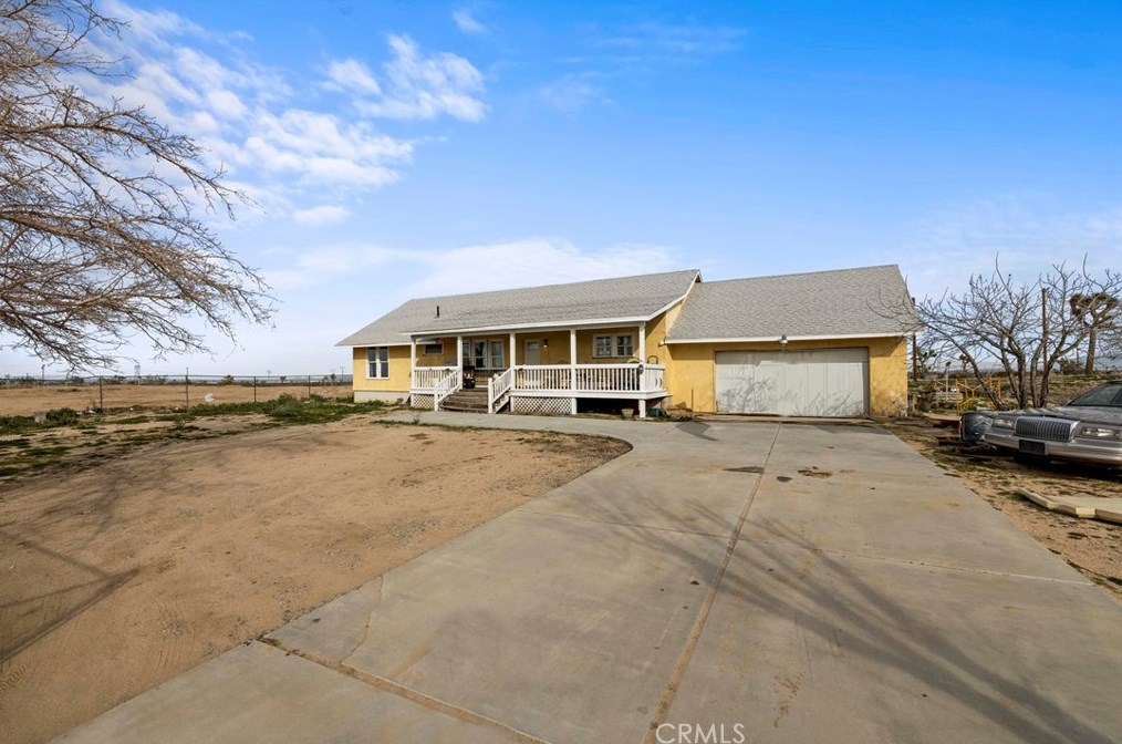 8038 Begonia Rd, Phelan, CA 92371-6743