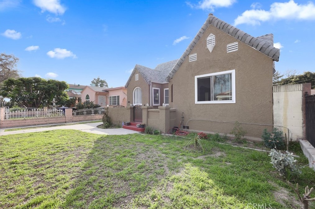 8449 San Juan Ave, South Gate, CA 90280