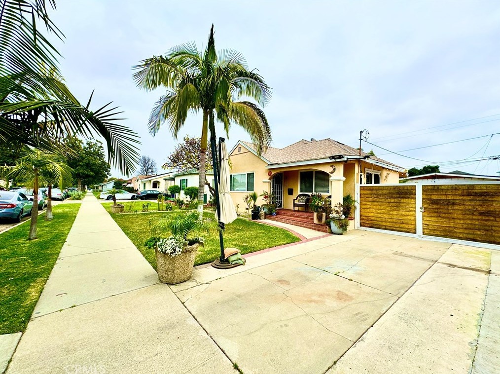 3234 Adriatic Ave, Long Beach, CA 90810-2337