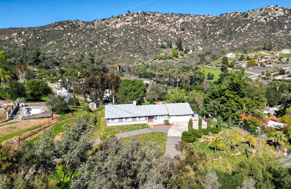 1848 Tierra Libertia Rd, Escondido, CA 92026-7825