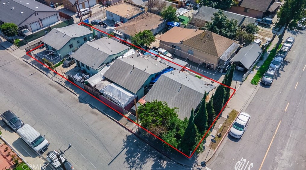 1560 60th St, Los Angeles CA  90001-1340 exterior