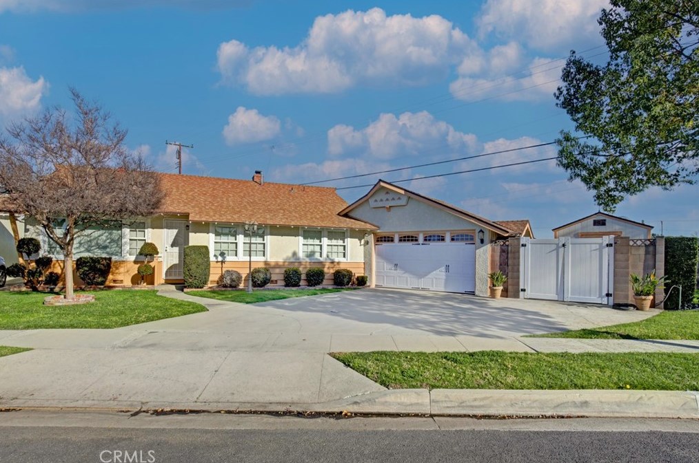7315 Bluff Rd, Downey, CA 90240