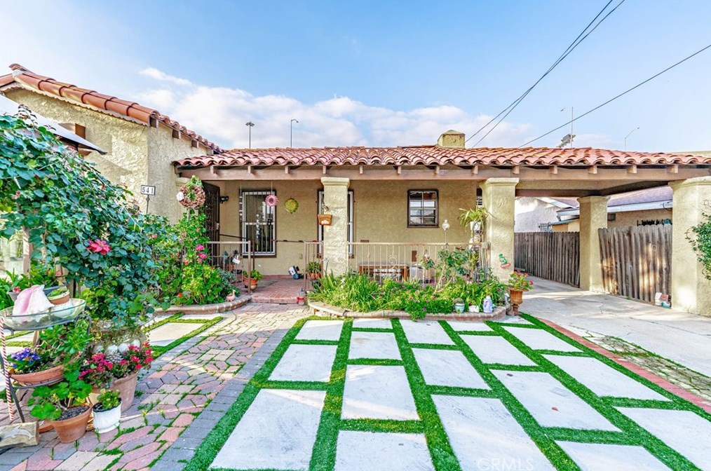 541 W 117th St, Los Angeles, CA 90044