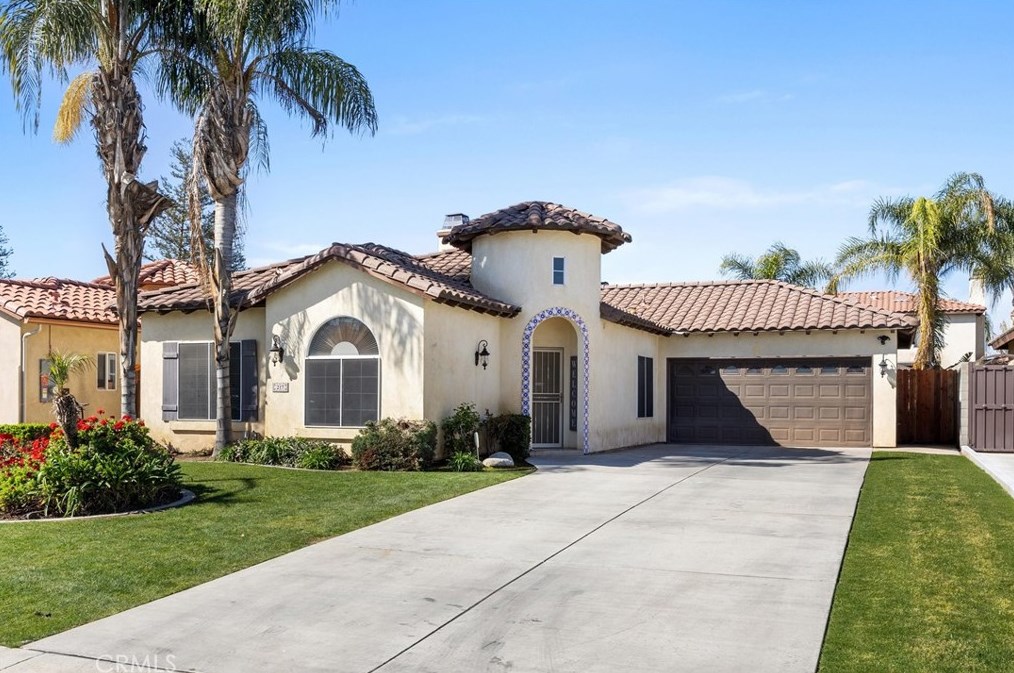 217 Villa Elegante Dr, Bakersfield, CA 93314-4724