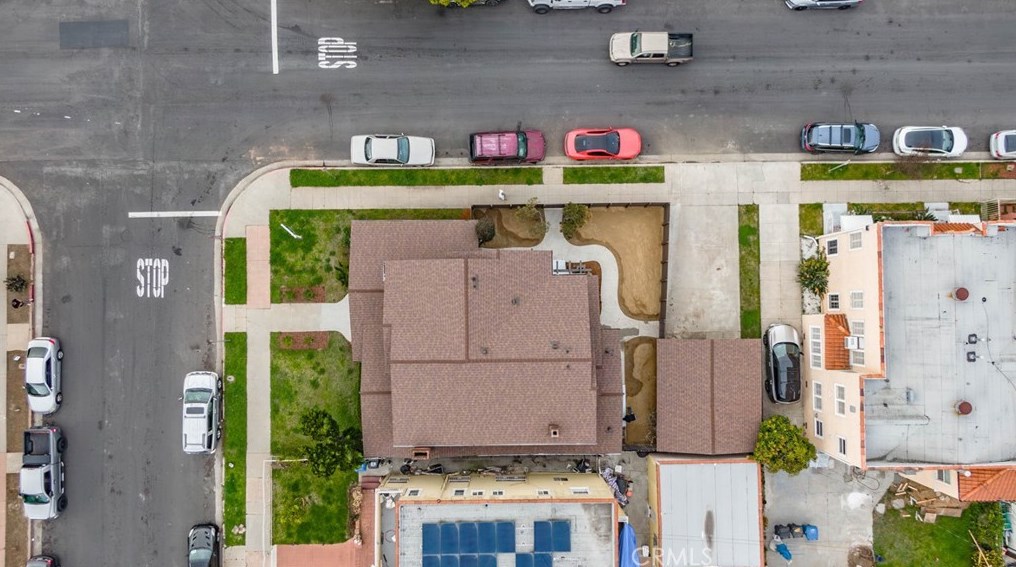 2104 7th Ave, Los Angeles CA  90018-1143 exterior