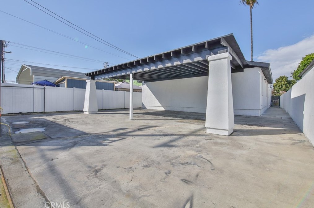 1124 84 Pl, Los Angeles CA  90001-3722 exterior