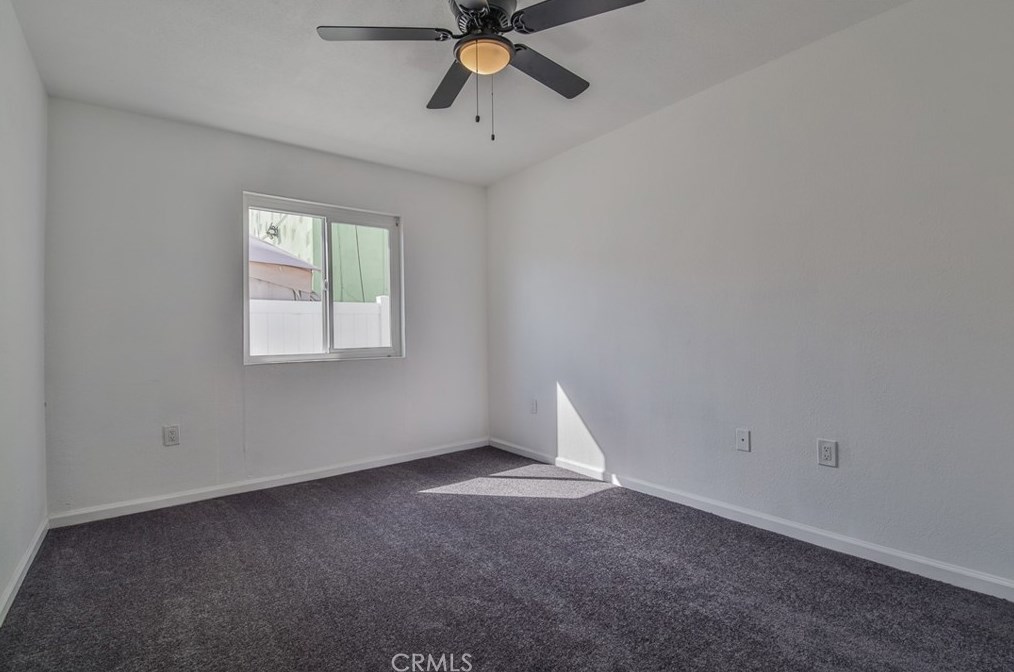 1124 84 Pl, Los Angeles CA  90001-3722 exterior