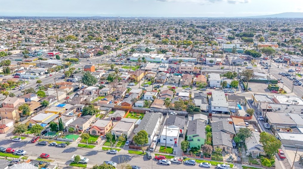 1124 84 Pl, Los Angeles CA  90001-3722 exterior