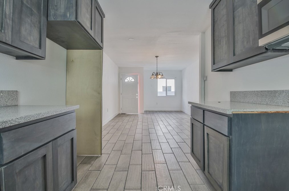 1124 84 Pl, Los Angeles CA  90001-3722 exterior