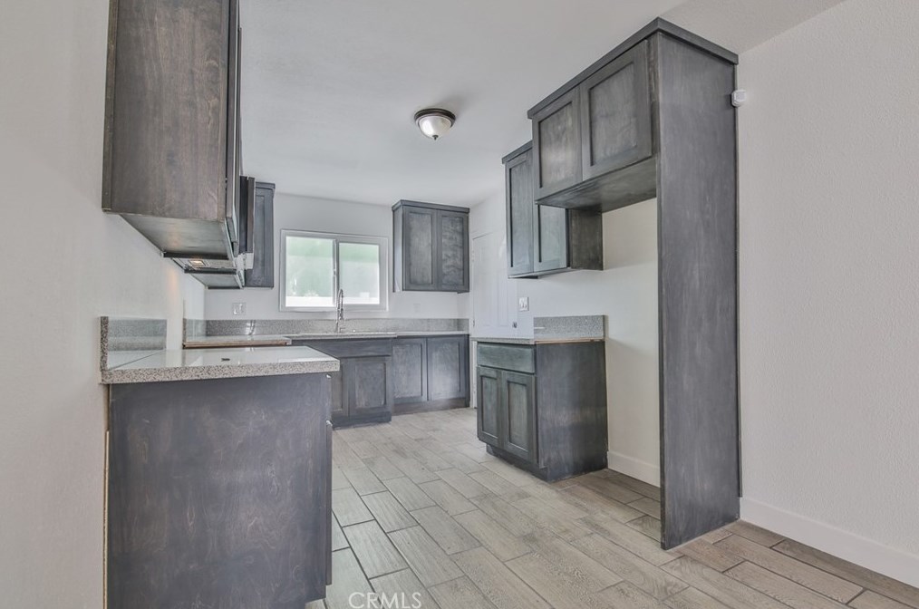 1124 84 Pl, Los Angeles CA  90001-3722 exterior