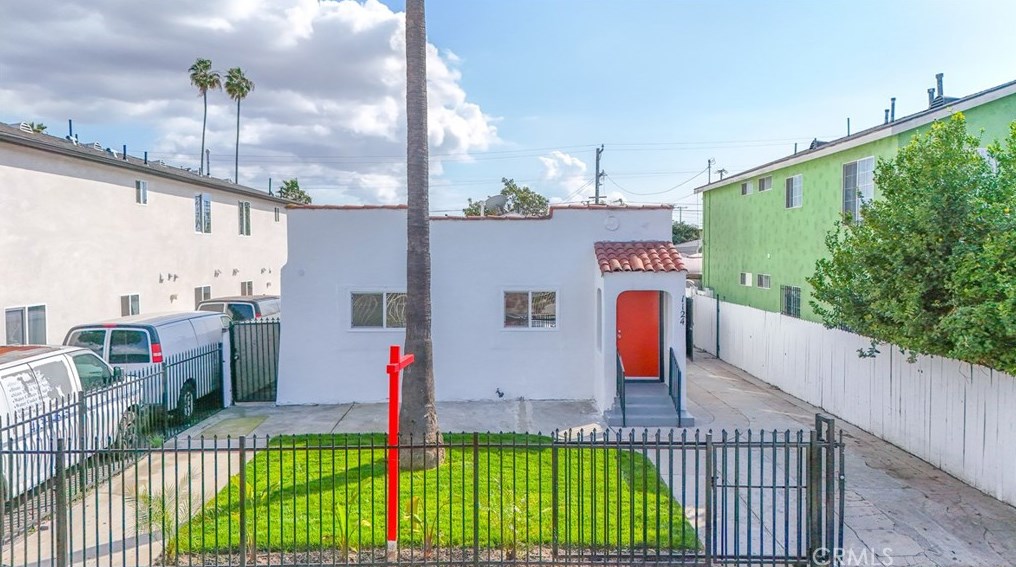 1124 84th Pl, Los Angeles CA  90001-3722 exterior