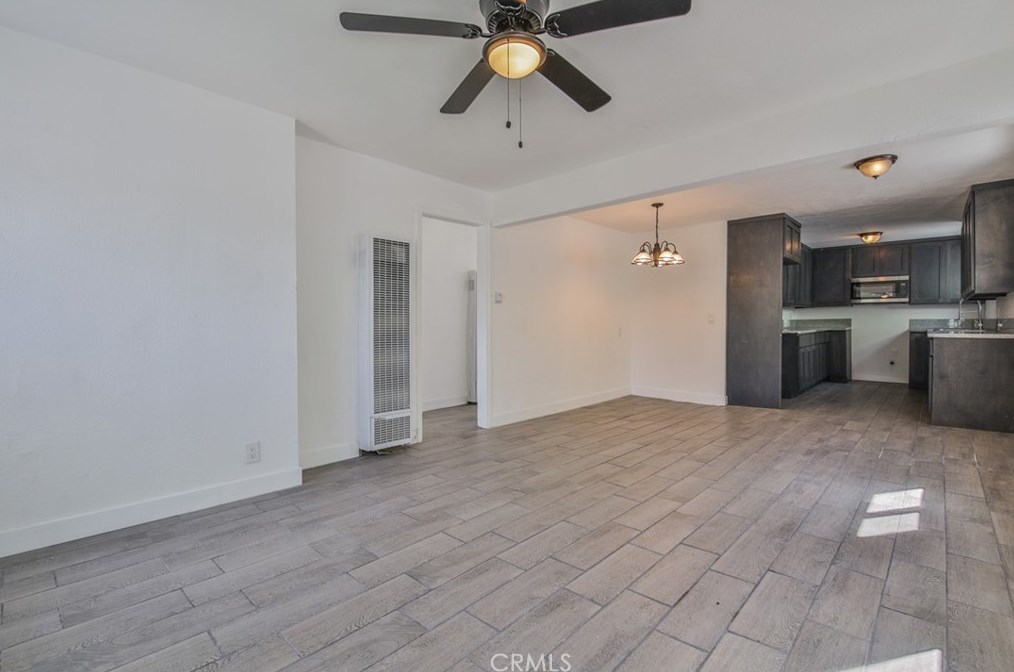 1124 84 Pl, Los Angeles CA  90001-3722 exterior