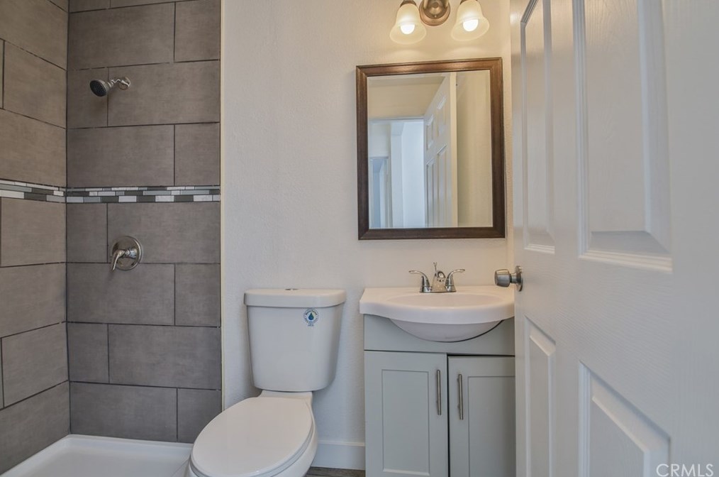 1124 84 Pl, Los Angeles CA  90001-3722 exterior