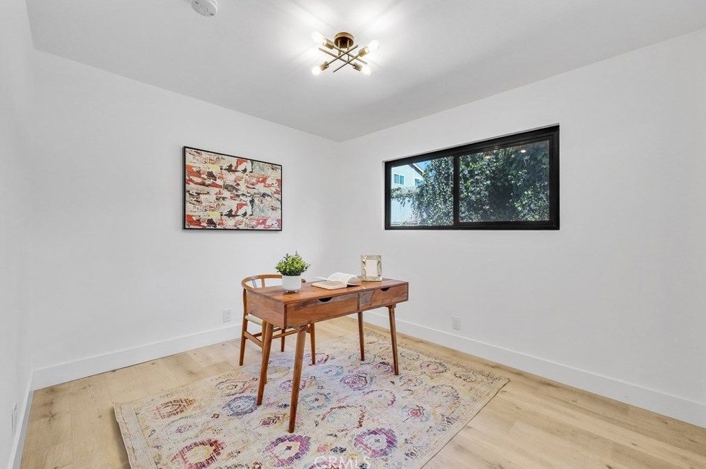 17662 Forest Ln, Huntington Beach CA  92647-7033 exterior