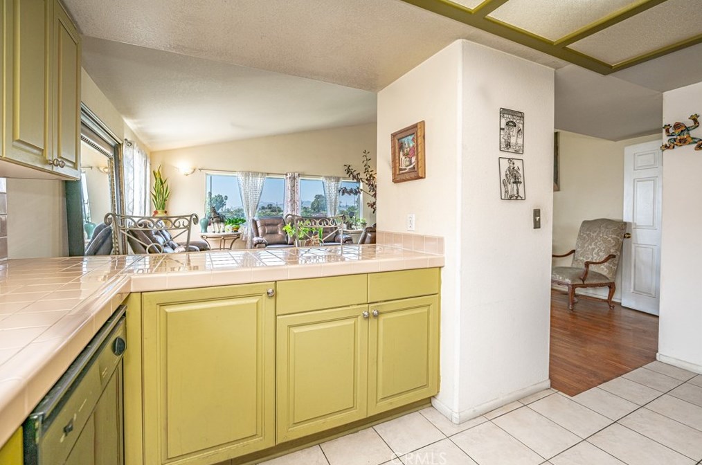 2027 Lemoyne St, Los Angeles CA  90026-1901 exterior