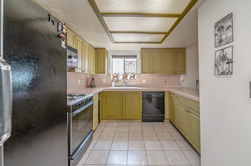 2027 Lemoyne St, Los Angeles CA  90026-1901 exterior